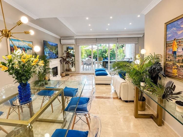 House | Resale in Marbella in Marbella Others, Marbella, Costa del Sol - Photo 2