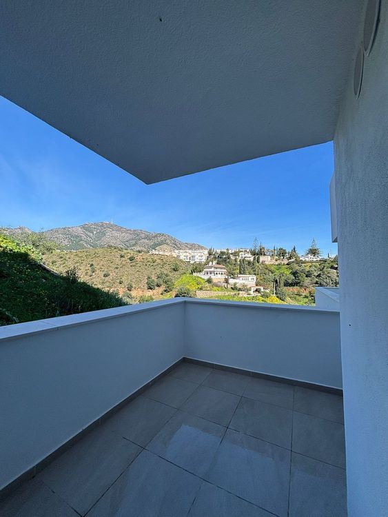 Apartment | Resale in Torreblanca in Torreblanca, Costa del Sol - Photo 5