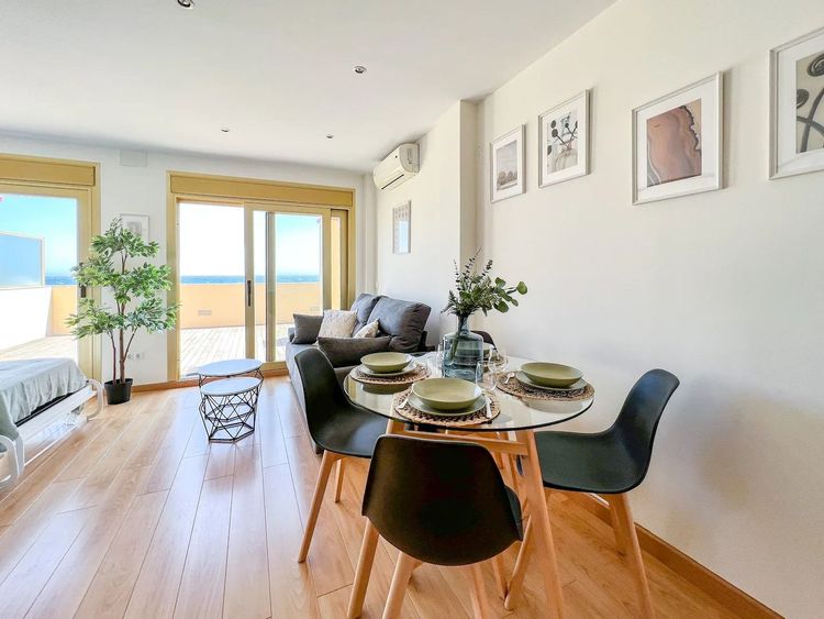 Apartment | Resale in Marbella in Marbella, Costa del Sol - Photo 5