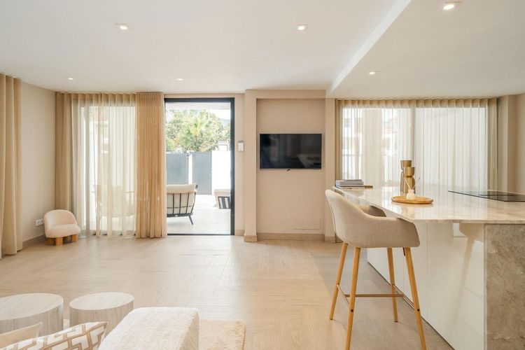 House | Resale in Benalmadena Costa in Benalmadena Costa, Costa del Sol - Photo 4