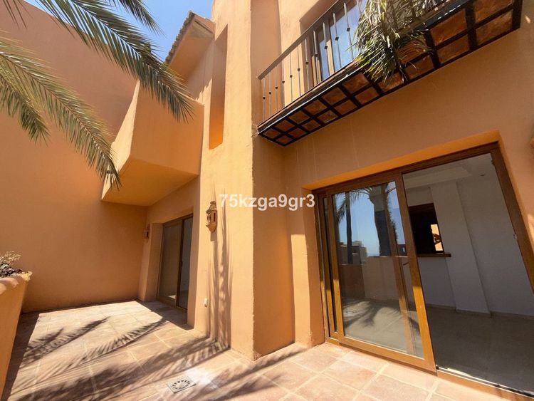 House | Resale in Mijas Costa in Mijas Costa, Costa del Sol - Photo 3