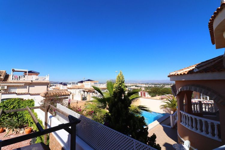 House | Resale in Benimar in Benimar, Costa Blanca - Photo 3