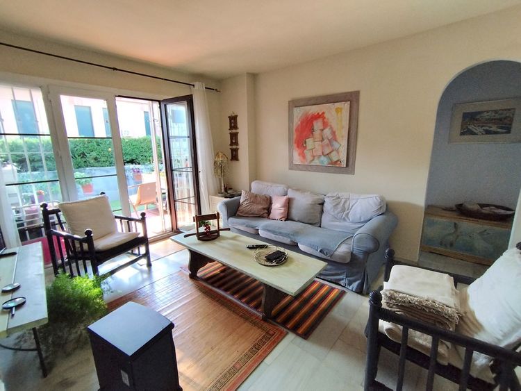 Apartment | Resale in Benamara in Benamara, Costa del Sol - Photo 2