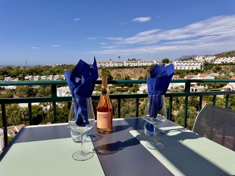 Penthouse | Resale in Calahonda in Calahonda, Costa del Sol - Photo 2