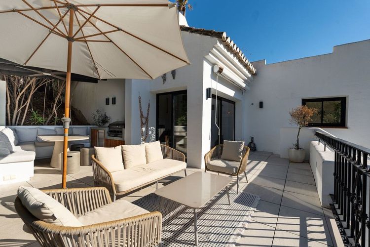 House | Resale in Istán in Istán, Ojén, Costa del Sol - Photo 2