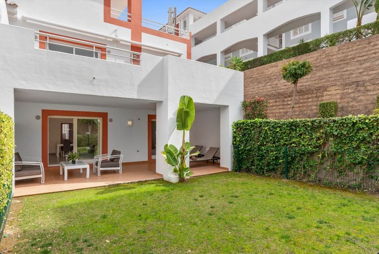 Apartment | Resale in Estepona in Estepona, Costa del Sol - Photo 3