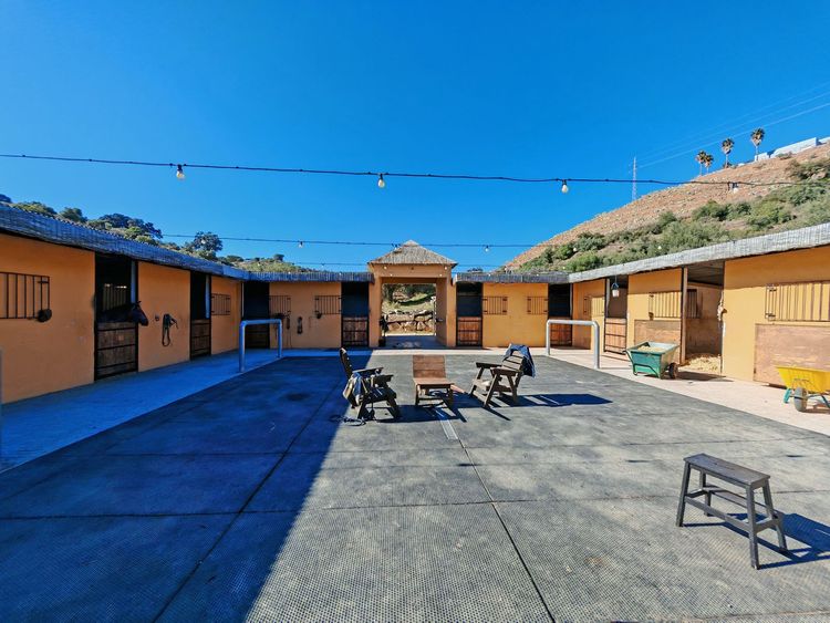 House | Resale in Coín in Coín, Costa del Sol - Photo 4