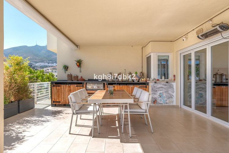 Apartment | Resale in Benalmadena in Benalmadena Others, Costa del Sol - Photo 4