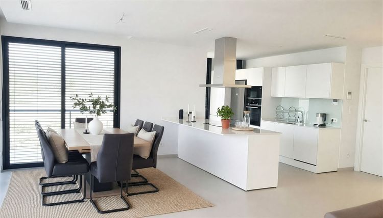 House | Resale in La Duquesa in La Duquesa, Costa del Sol - Photo 4