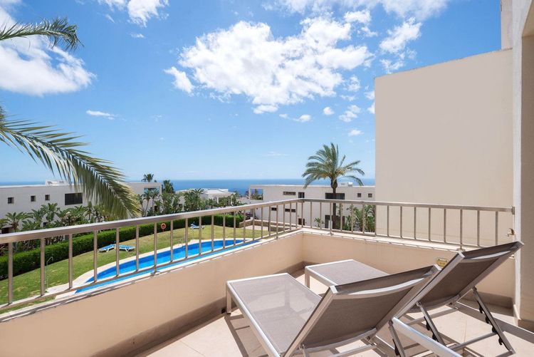 Apartment | Resale in Altos de los Monteros in Altos de los Monteros, Costa del Sol - Photo 4