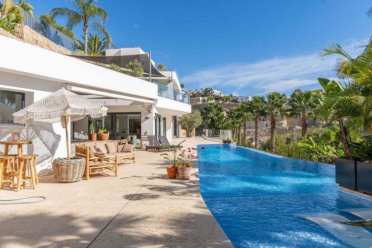 House | Resale in Benissa Coast in Costa Blanca - Photo 2