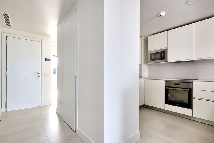 Apartment | Resale in Fuengirola in Fuengirola Others, Costa del Sol - Photo 4