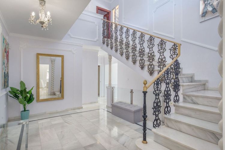 House | Resale in Hacienda Las Chapas in Hacienda Las Chapas, Costa del Sol - Photo 4