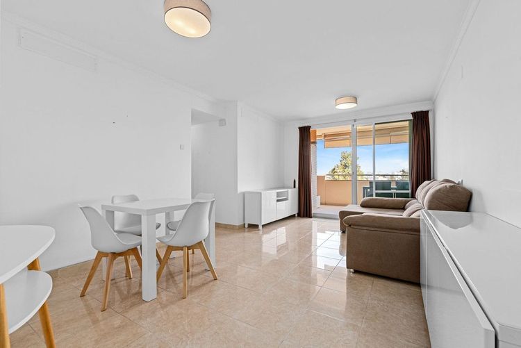 Apartment | Resale in Estepona in Estepona, Costa del Sol - Photo 2