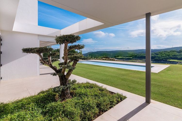 House | Resale in Sotogrande in Sotogrande Others, Costa del Sol - Photo 3