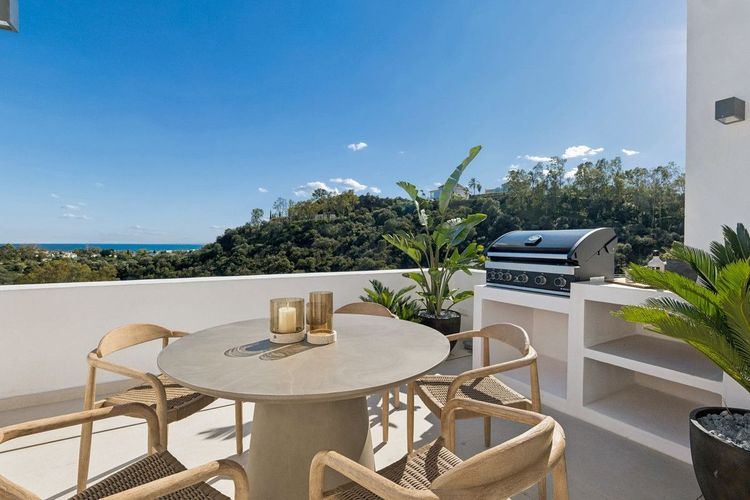 Penthouse | Resale in Los Almendros in Los Almendros, Costa del Sol - Photo 5