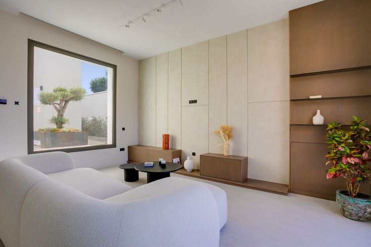 House | Resale in Estepona in Estepona, Costa del Sol - Photo 2