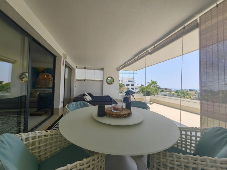 listing card gallery