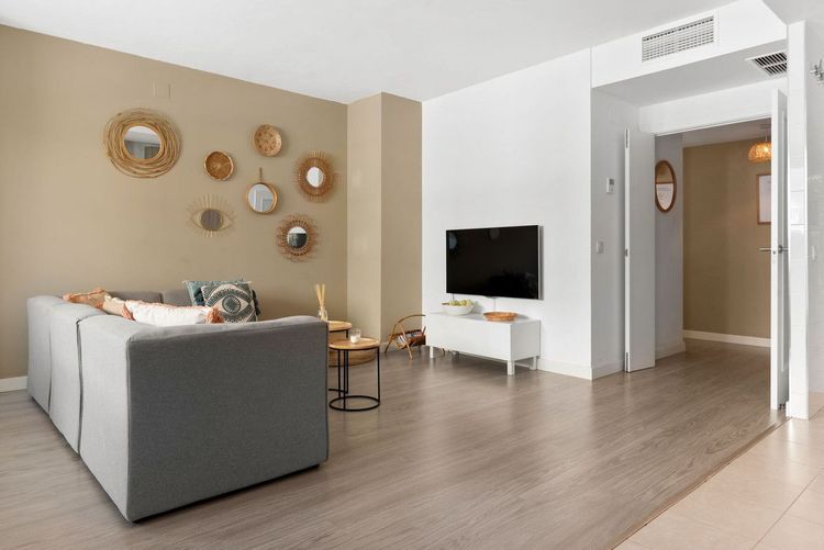 Apartment | Resale in Estepona in Estepona, Costa del Sol - Photo 4