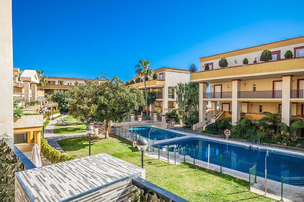 Apartment | Resale in Elviria in Elviria, Costa del Sol - Main property photo