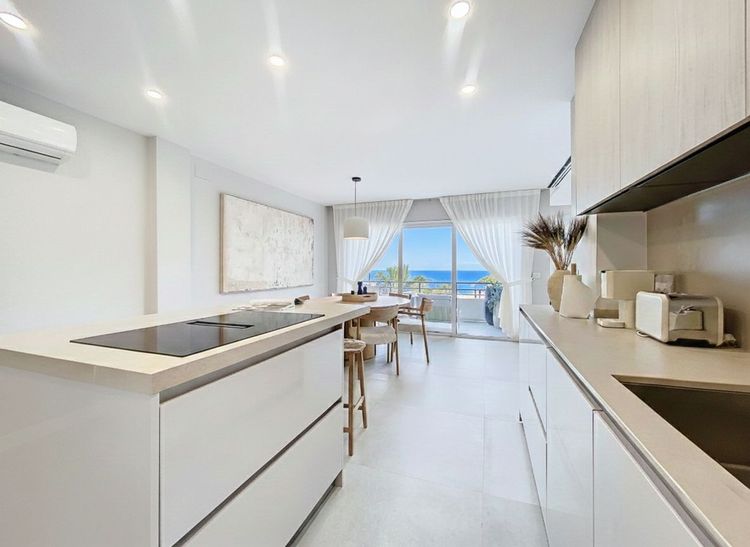 Apartment | Resale in Estepona in Estepona, Costa del Sol - Photo 2