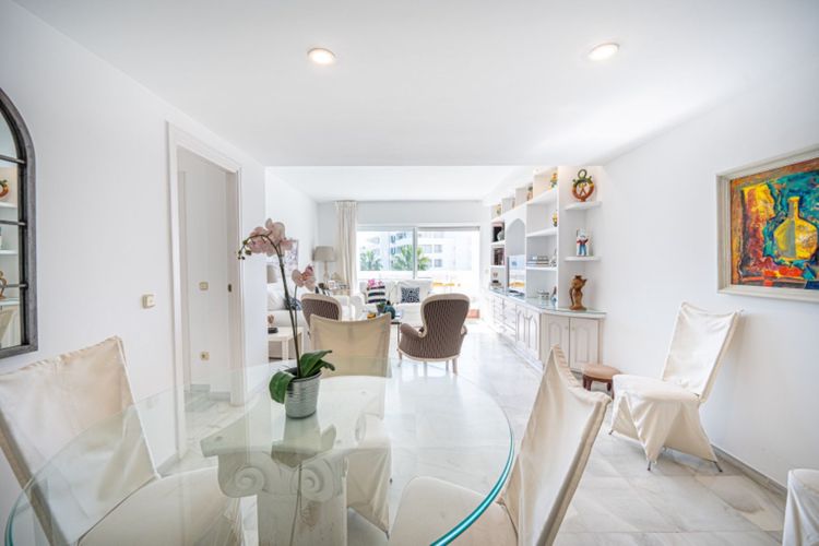 Apartment | Resale in Marbella in Marbella, Costa del Sol - Photo 3