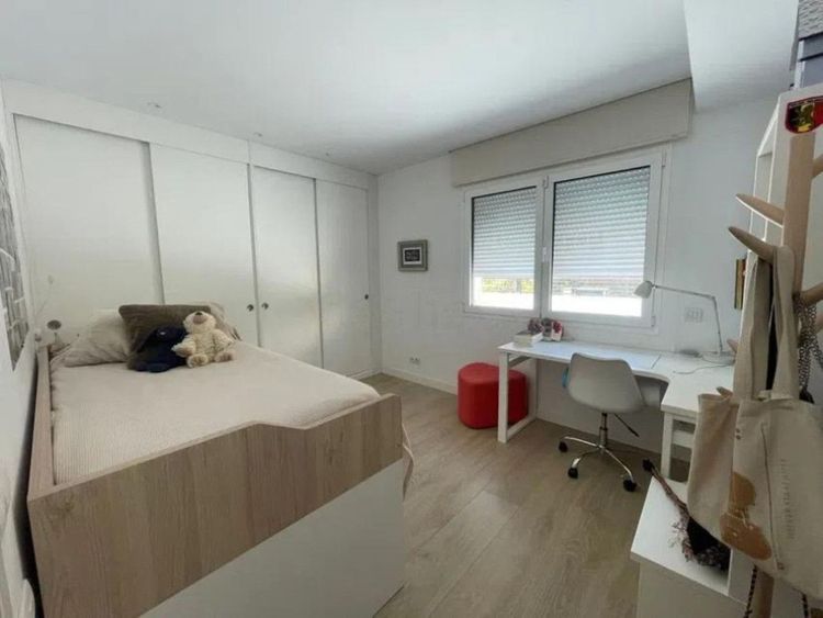 Apartment | Resale in Marbella in Marbella Others, Costa del Sol - Photo 2