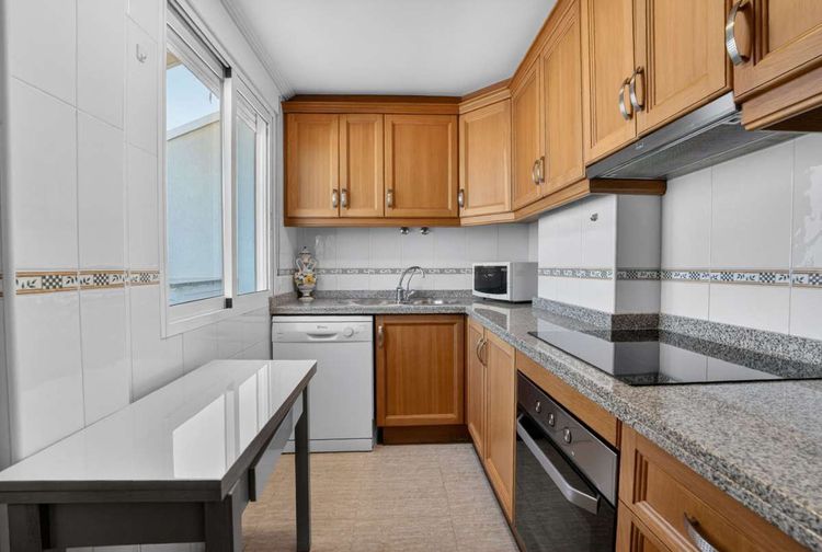 Penthouse | Resale in Torrevieja in Torrevieja, Costa Blanca - Photo 3