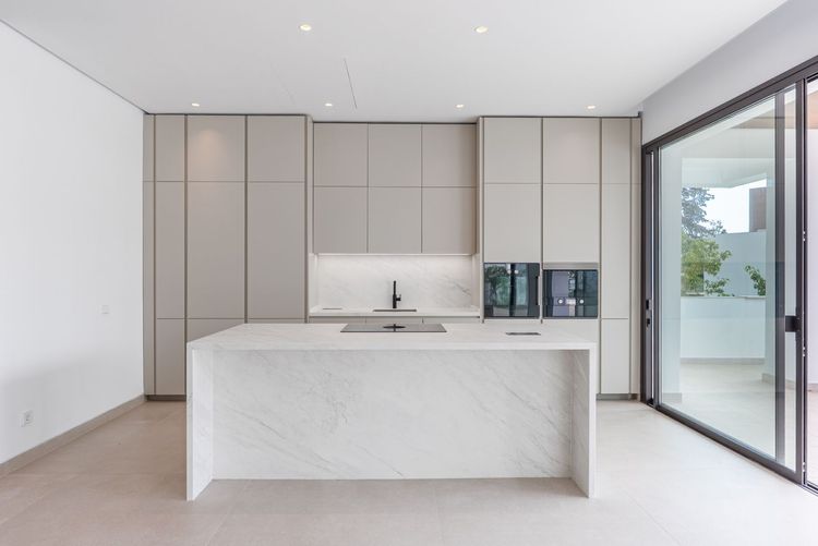 House | Resale in Marbella in Marbella Others, Costa del Sol - Photo 5