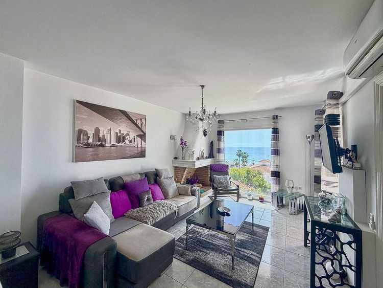 House | Resale in Torrox Costa in Torrox Costa, Costa del Sol - Photo 3