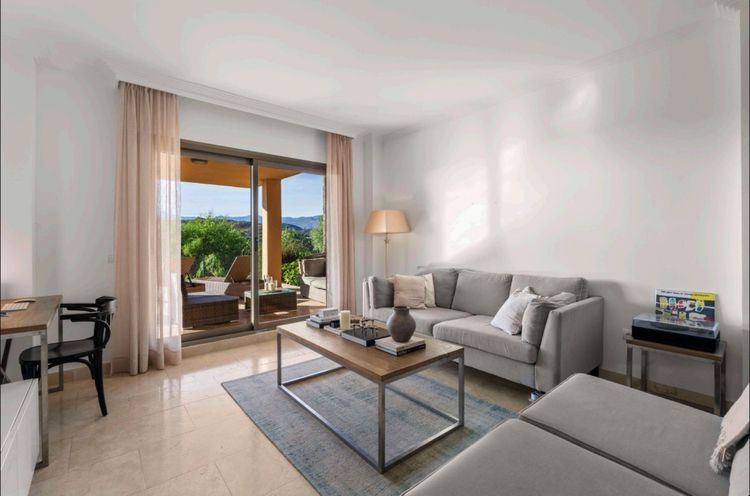 Apartment | Resale in Benahavís in Benahavís Others, Costa del Sol - Photo 3