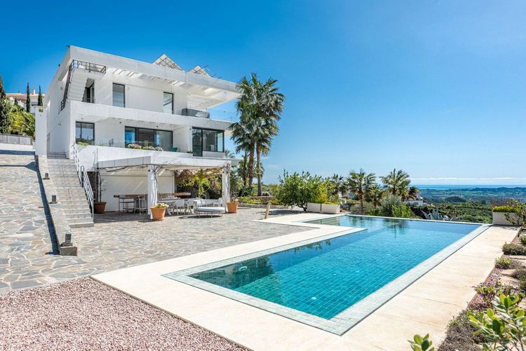 House | Resale in Mijas in Mijas Others, Costa del Sol - Photo 2