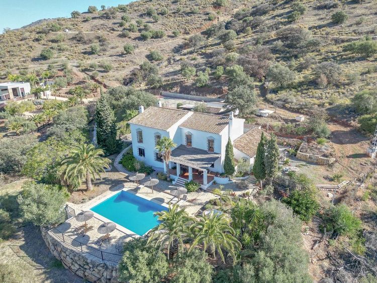 House | Resale in Alora in Alora, Costa del Sol - Photo 4