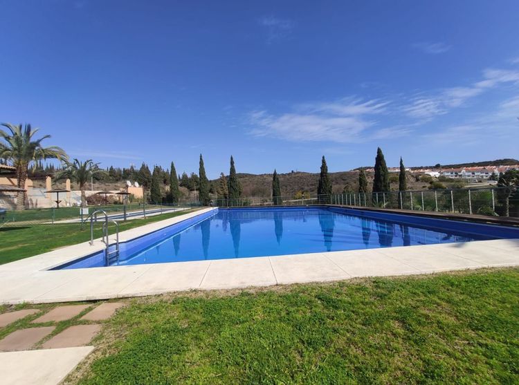 House | Resale in Las Lagunas in Las Lagunas, Costa del Sol - Photo 2