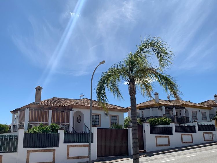 listing card gallery