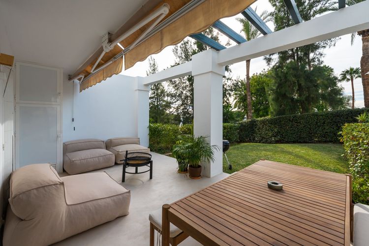 Apartment | Resale in La Quinta in La Quinta, Costa del Sol - Photo 2