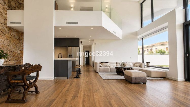 House | Resale in New Golden Mile in New Golden Mile, Costa del Sol - Photo 4