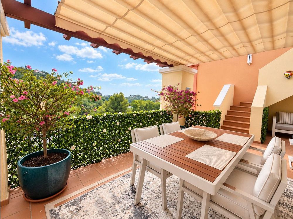 Penthouse | Resale in Los Arqueros in Los Arqueros, Los Arqueros-Puerto del Almendro, Costa del Sol - Main property photo