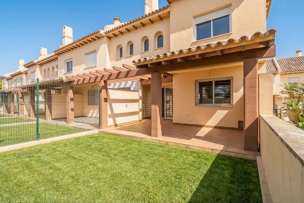 House | Resale in Calahonda in Calahonda, Costa del Sol - Main property photo