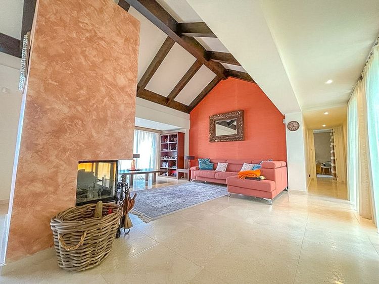 Penthouse | Resale in Los Flamingos in Los Flamingos, Costa del Sol - Photo 4