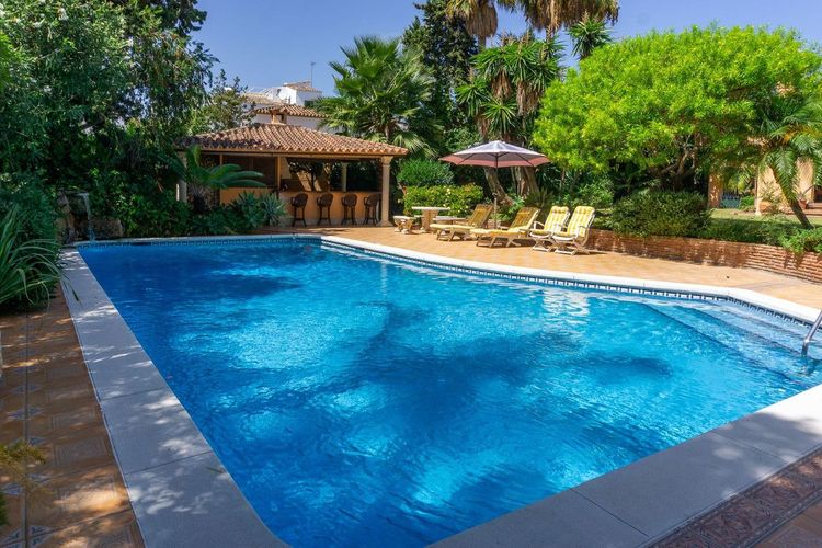 House | Resale in El Paraiso in El Paraiso, Costa del Sol - Photo 4