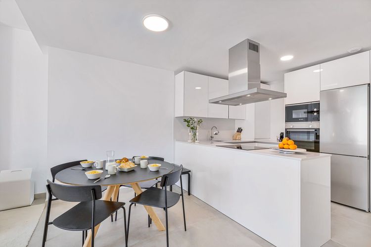Apartment | Resale in Fuengirola in Fuengirola Others, Costa del Sol - Photo 4