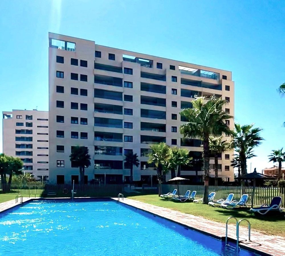 Penthouse | Resale in Punta Prima in Punta Prima, Costa Blanca - Main property photo