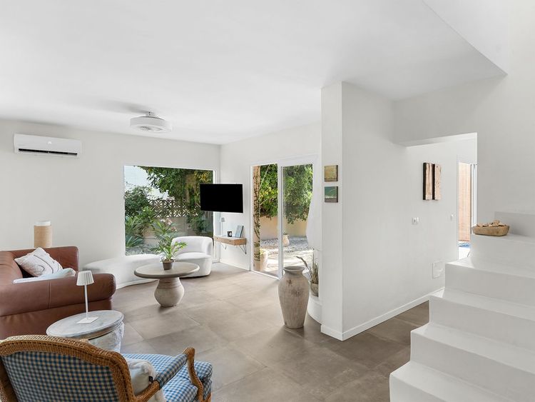 House | Resale in Calahonda in Calahonda, Costa del Sol - Photo 3