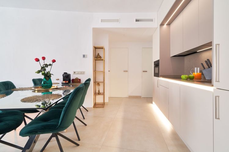 Apartment | Resale in Marbella in Marbella Others, Costa del Sol - Photo 4