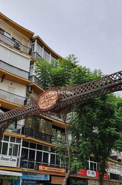 listing card gallery