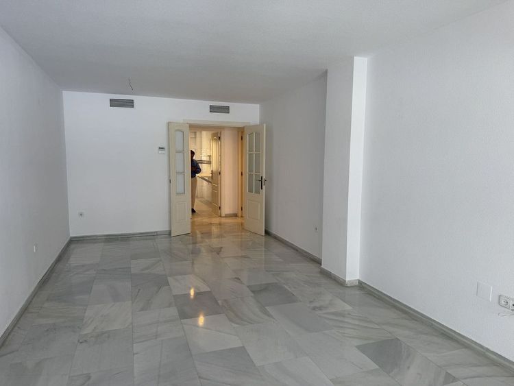 Apartment | Resale in Marbella in Marbella Others, Costa del Sol - Photo 3
