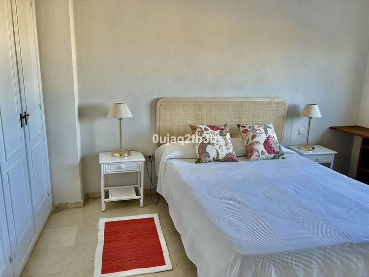Apartment | Resale in New Golden Mile in New Golden Mile, Costa del Sol - Photo 5