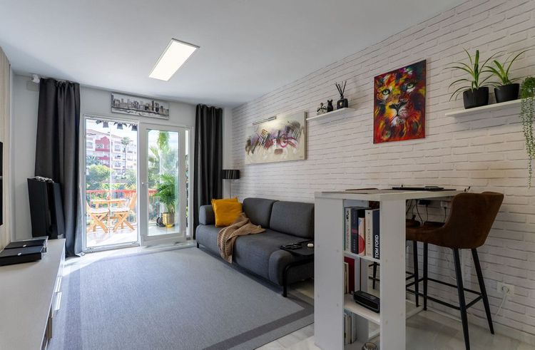 Apartment | Resale in Riviera del Sol in Riviera del Sol, Costa del Sol - Photo 2