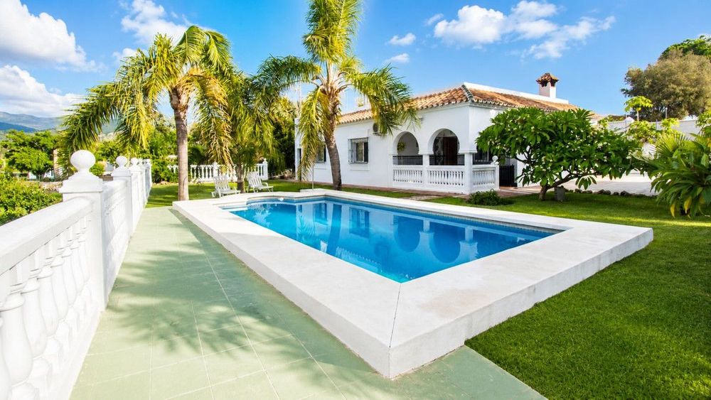 House | Resale in Estepona in Estepona, Costa del Sol - Main property photo